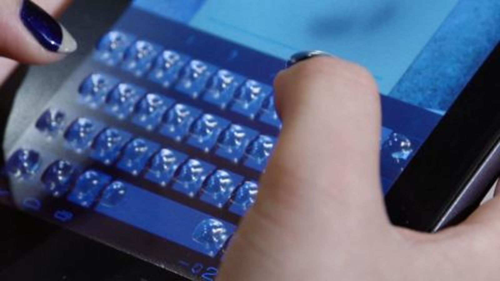 CES 2013: Tactus Technology Tactile Touchscreen