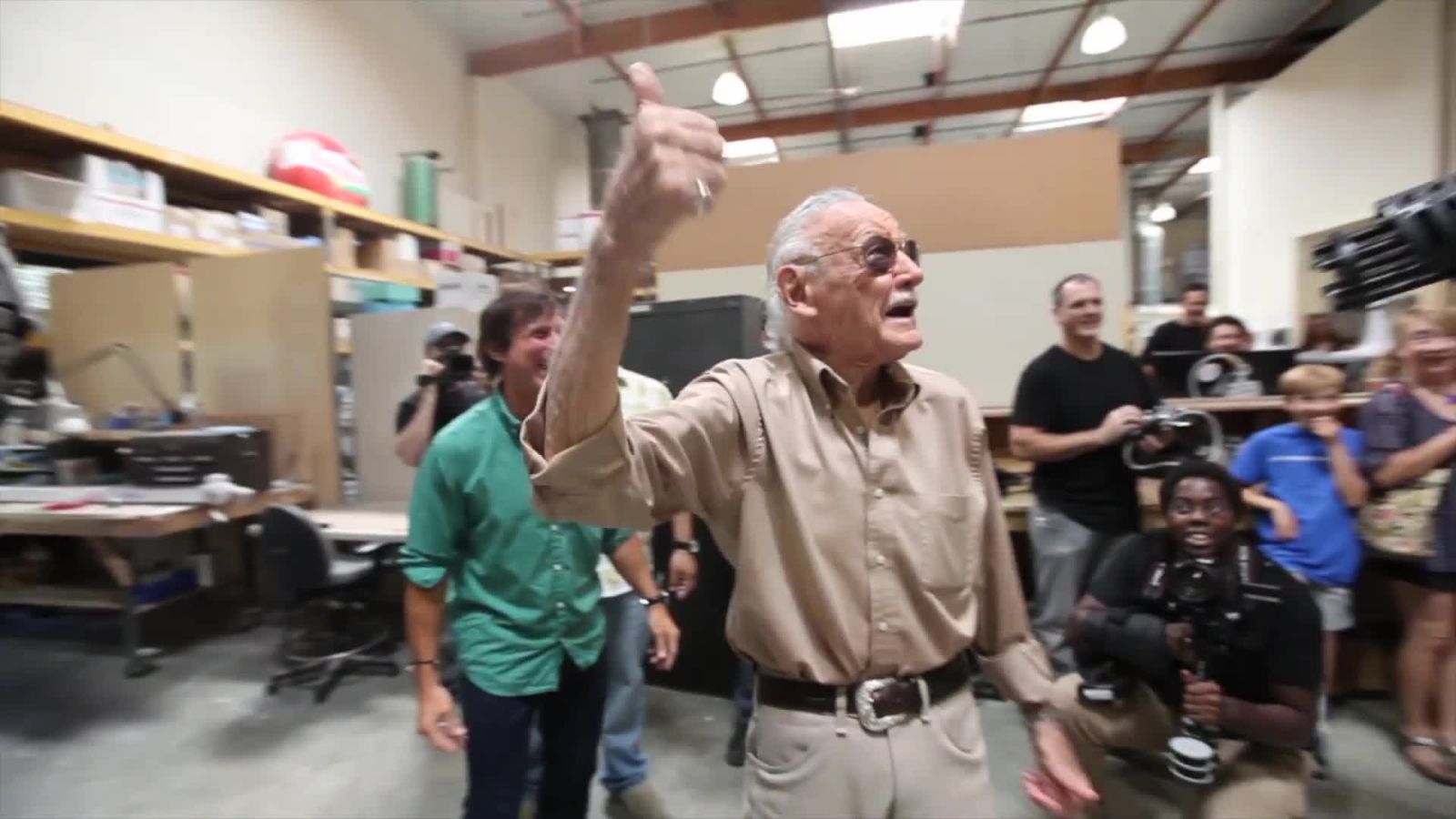 Stan Lee vs Giant Robot: Comic Con 2013