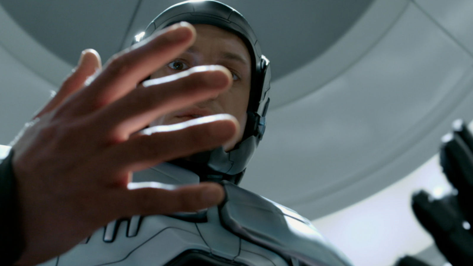 RoboCop: Breaking Down the Special Effects of the RoboCop Suit