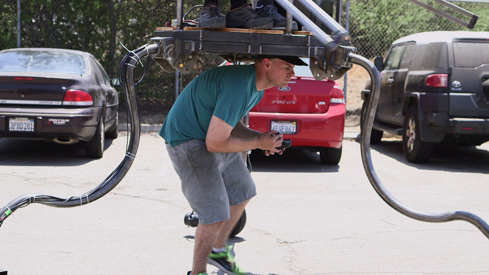 Watch the Full-Body Mechanics of the 2,000-Pound Giant Creature in Action