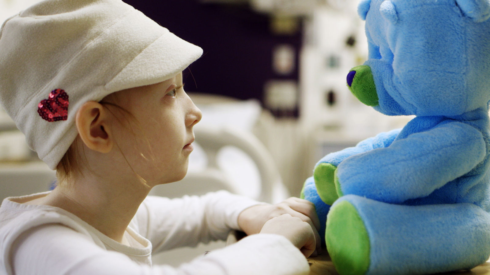 Huggable Robot Befriends Girl in Hospital
