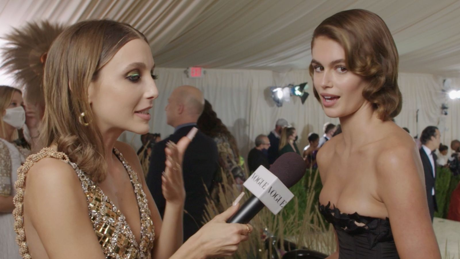 Kaia Gerber on Her Oscar de la Renta Throwback