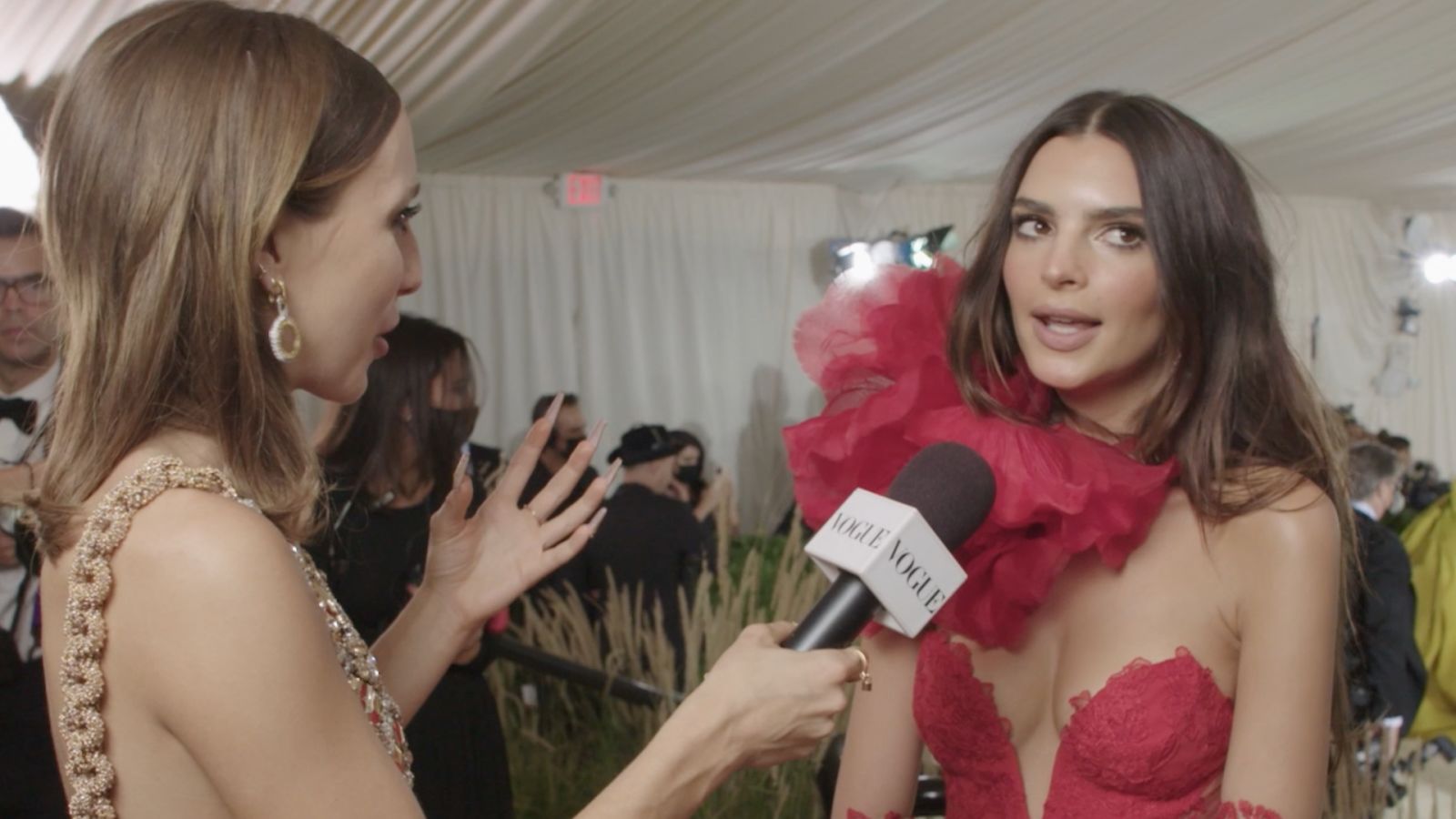 Emily Ratajkowski on Her Bridal Red Met Gala Look