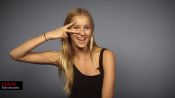 Watch These Models Demonstrate How to Pose for Pictures
