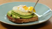 How to Make Healthy Poached Egg and Avocado Toast
