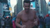 How to Look Sexy with Model Aaron Diaz