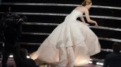 El tropiezo de Jennifer Lawrence en los Oscar