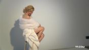 Elizabeth Banks as a Thoroughly Modern Marilyn