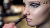 Как сделать макияж smoky eyes: видео от ведущего визажиста Chanel в России
