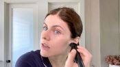 Александра Даддарио показывает простой макияж на каждый день | Vogue Россия 