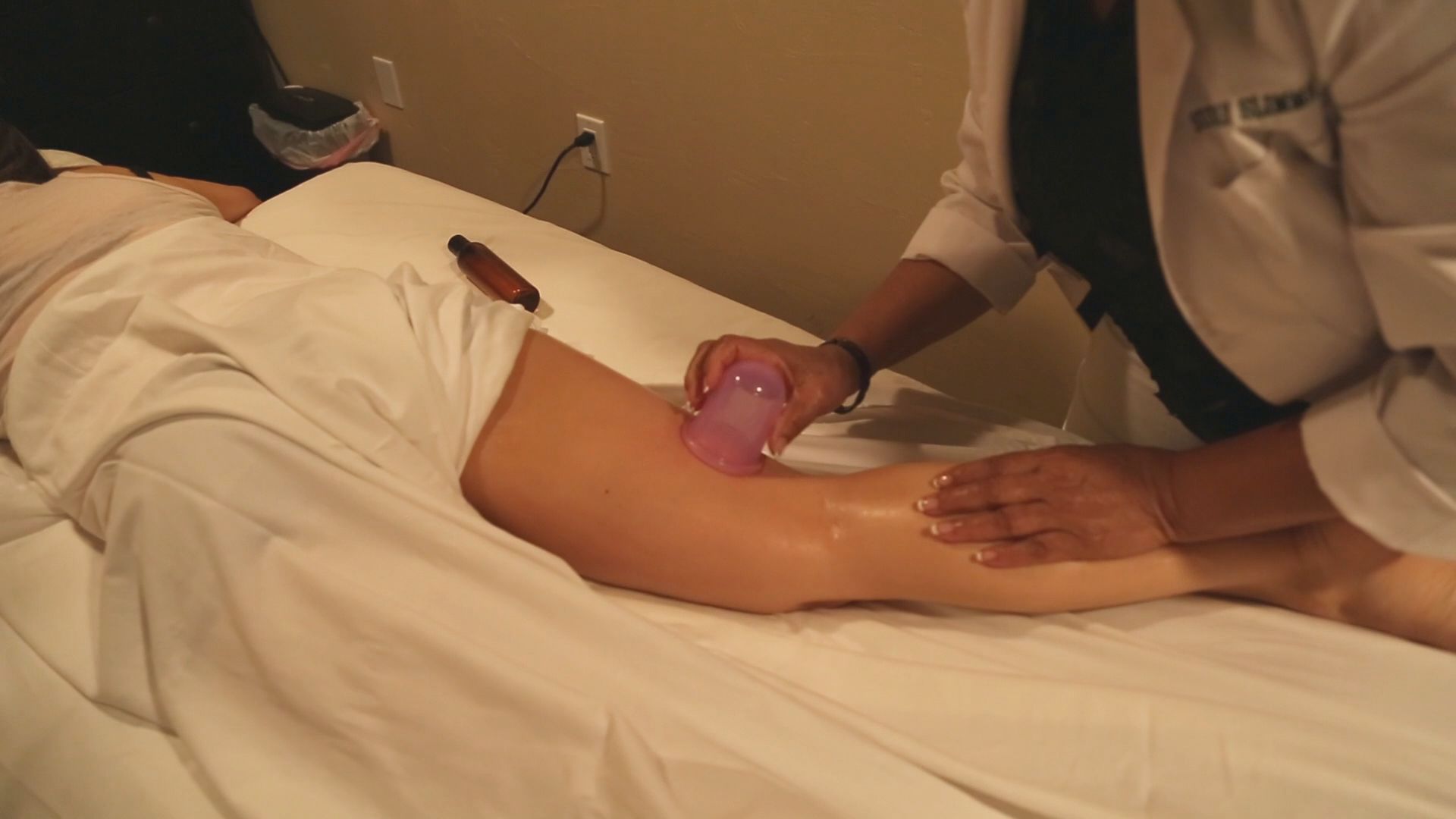 Watch Suction Cups That Yes, Please! | Allure Insiders | Allure