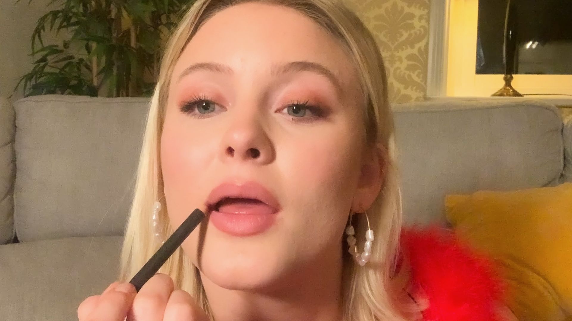 Watch 10 Minute Routine | Zara Larsson's 10 Minute Extra-Fresh Beauty