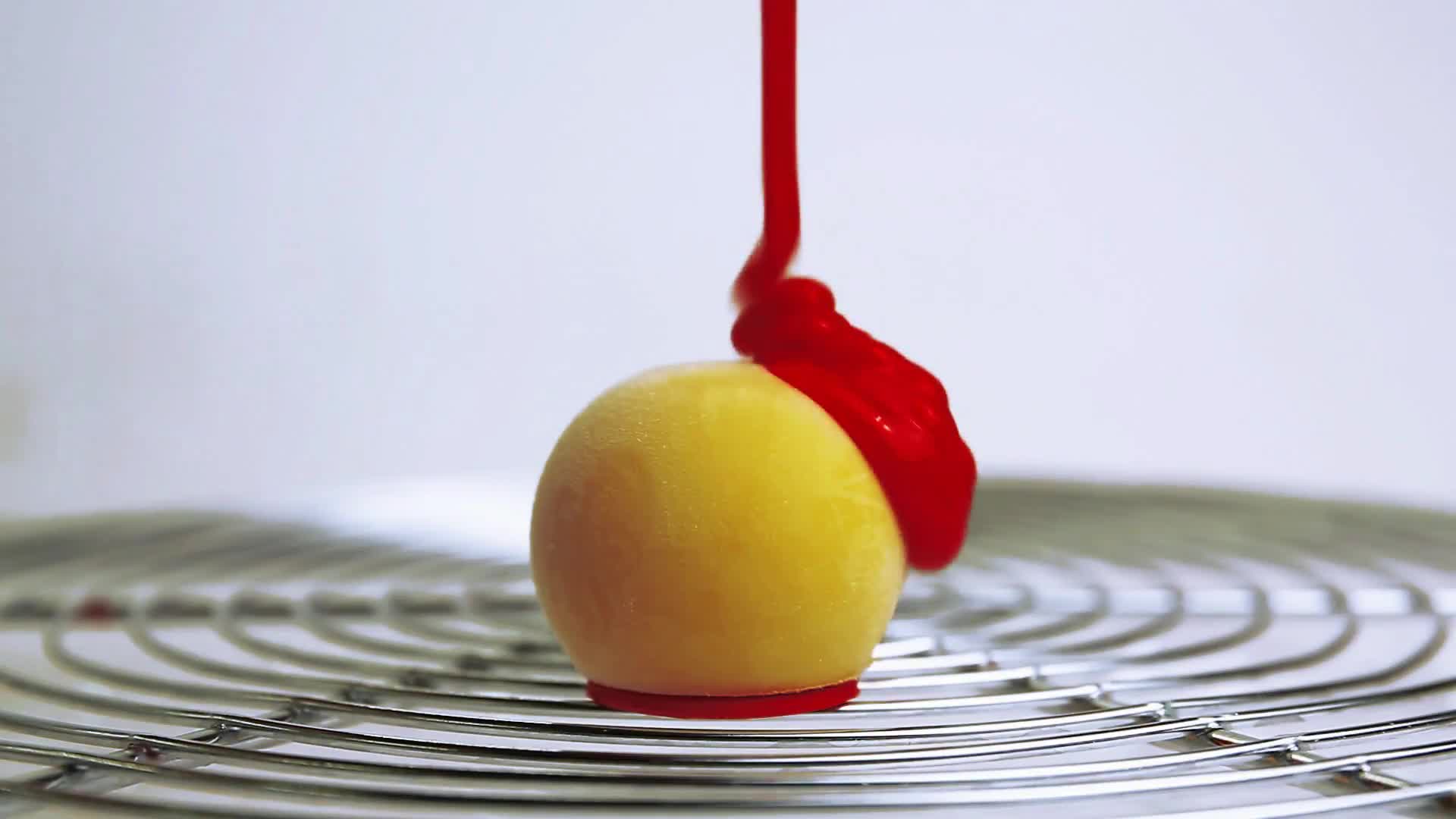 Watch Watch How This Architect-Turned-Pastry Chef Makes Edible
