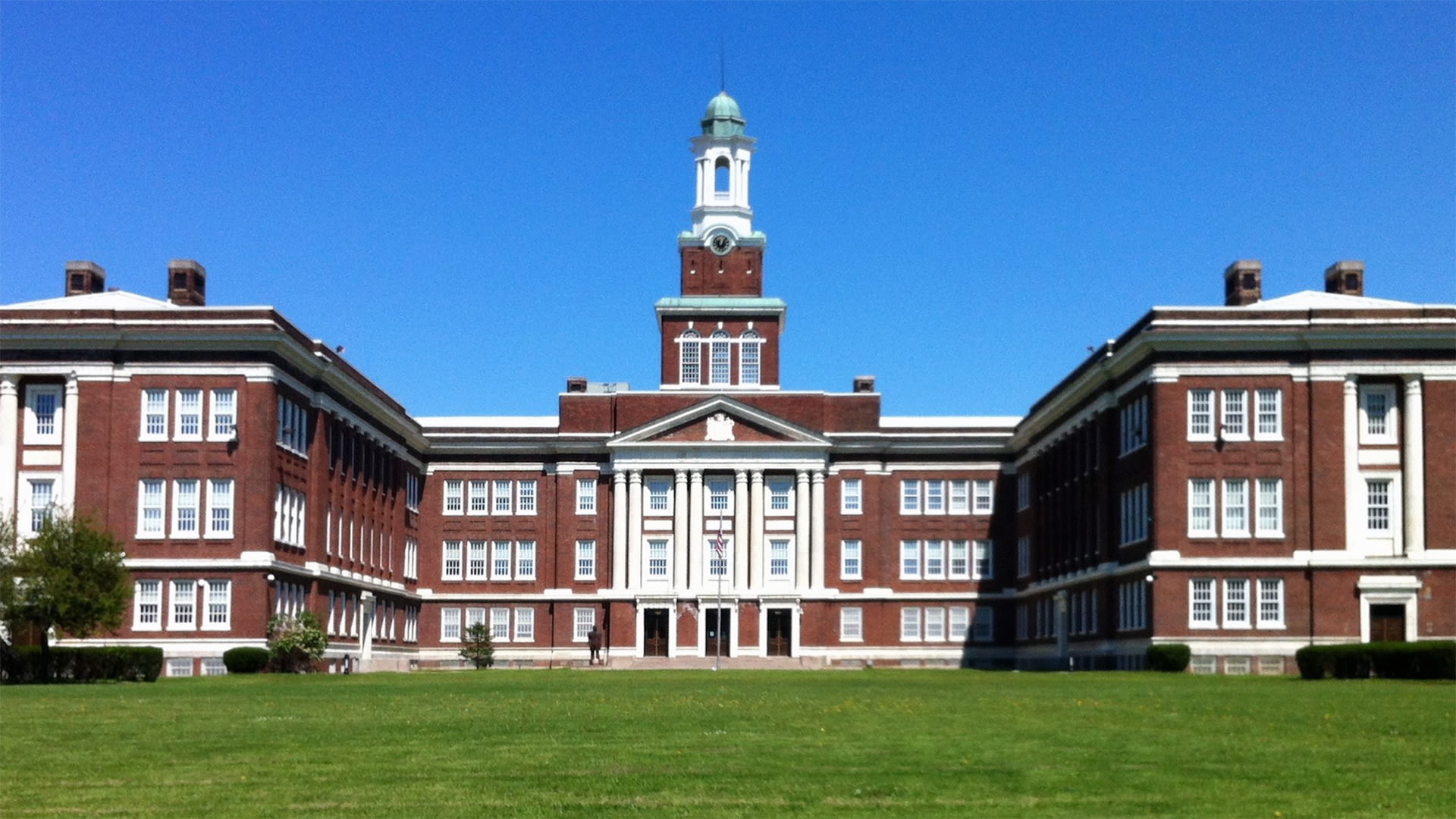 Watch The Top 20 Most Beautiful Public High Schools In America Watch The Top 20 Most Beautiful Public High Schools In America