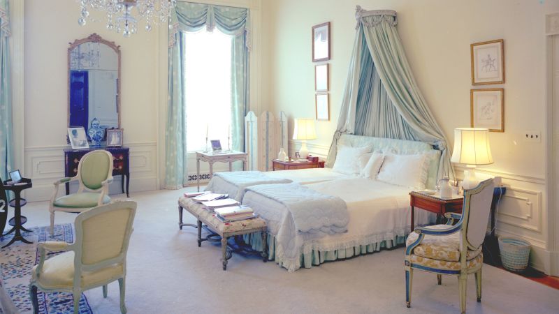 jackie kennedy's white house bedroom included a unique
