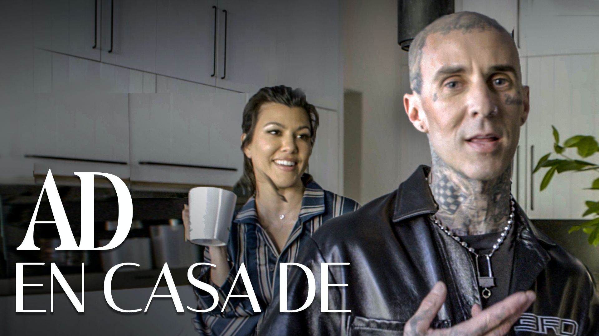 Watch Travis Barker y Kourtney Kardashian recorren su mansión de