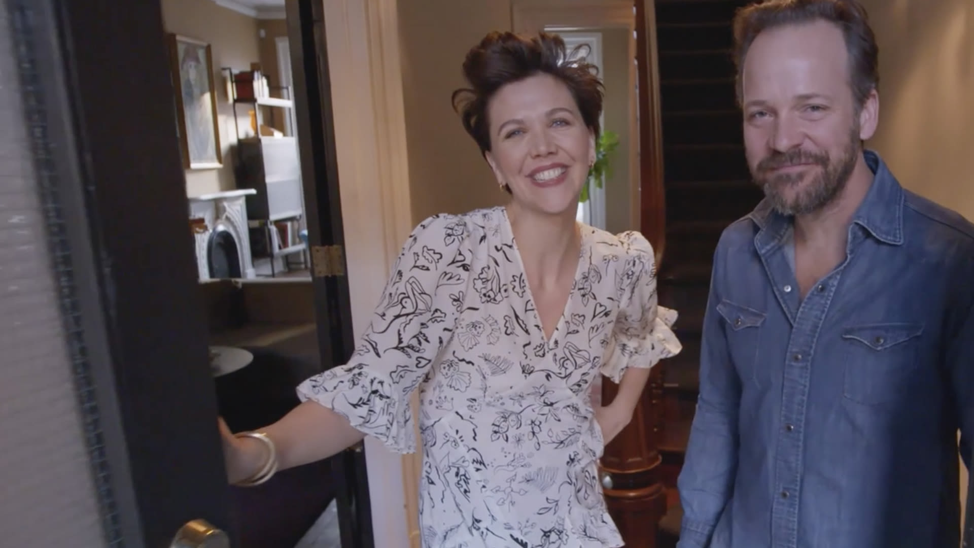 Watch Entramos en la casa de Brooklyn de Maggie Gyllenhaal y Peter  Sarsgaard | De Puertas Adentro | Architectural Digest España