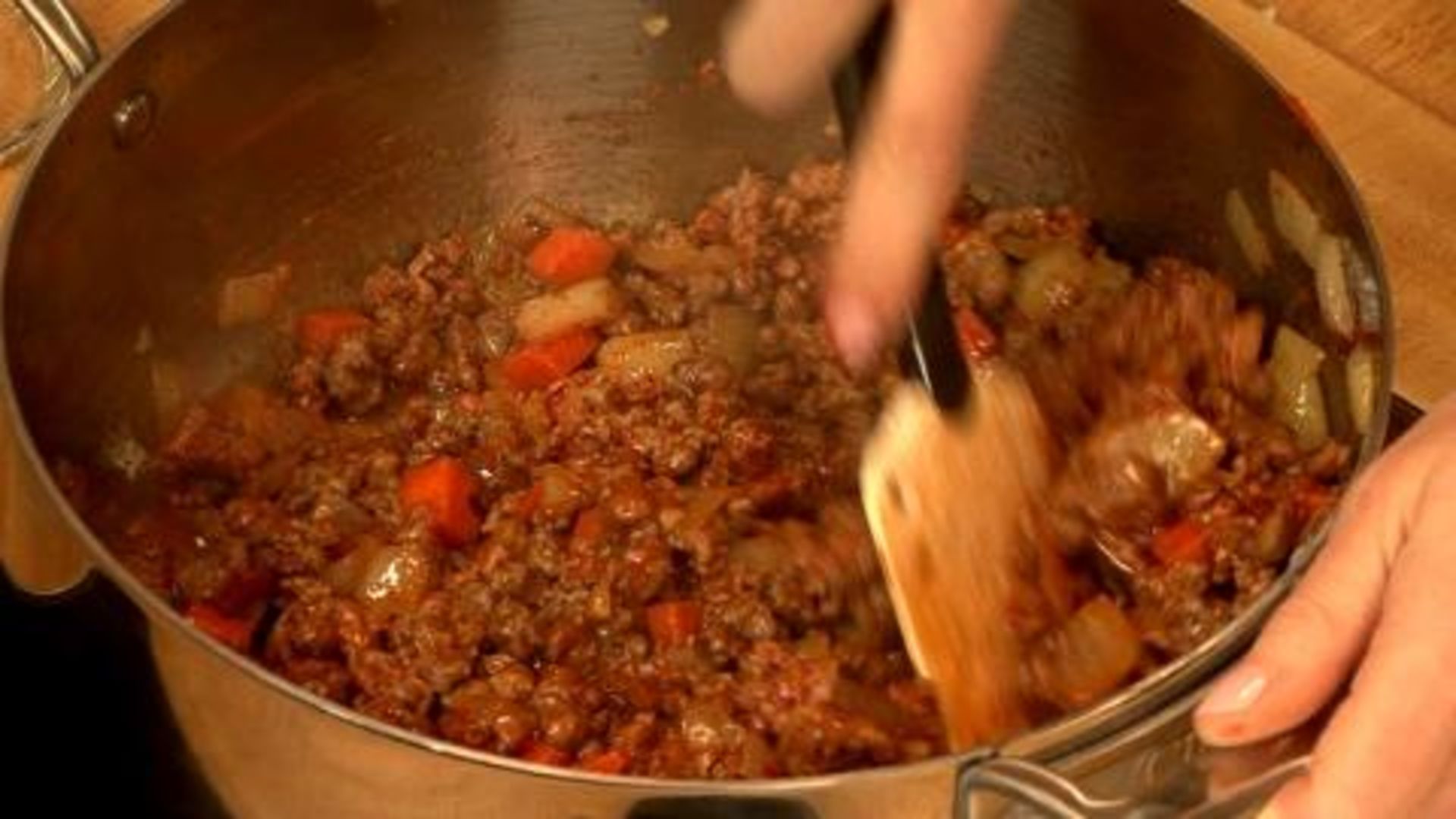 Watch How to Make Texan Chili con Carne, Part 1 Around the World in
