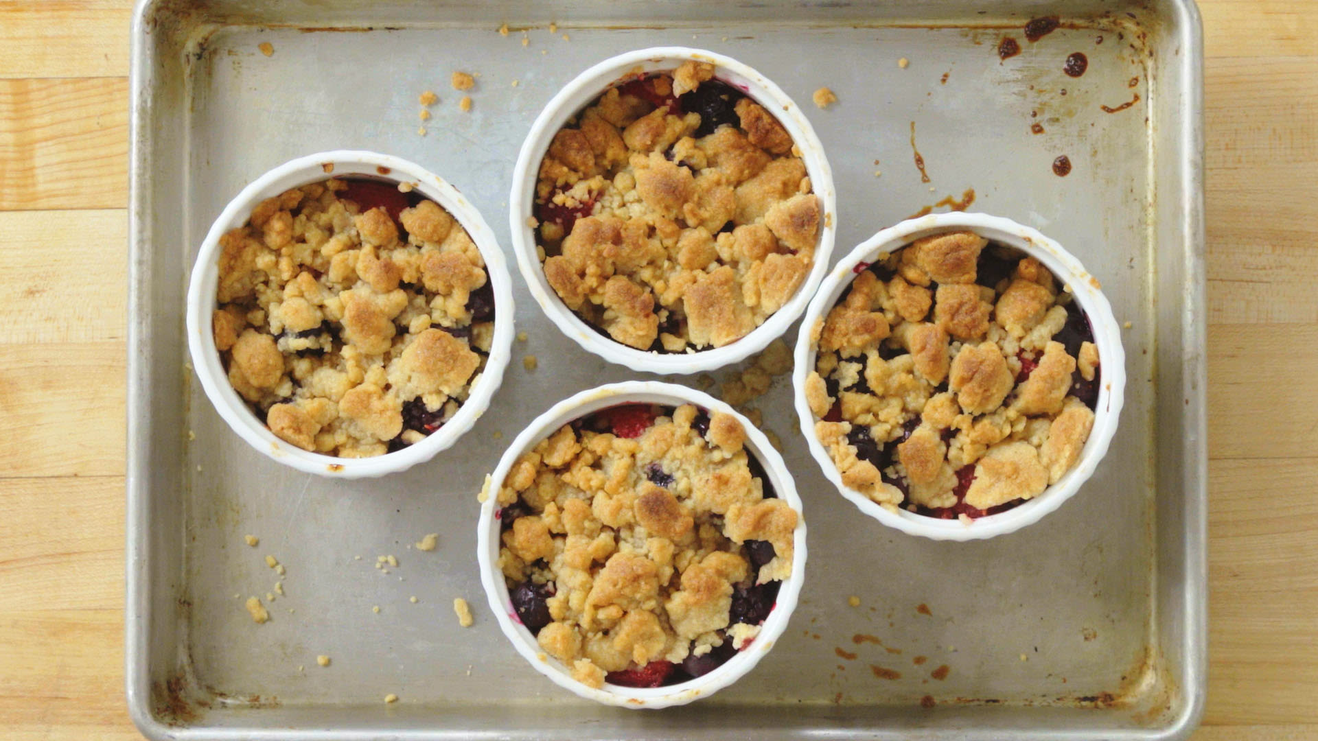 Watch Hw to Make A Mixed Berry Crisp Epicurious