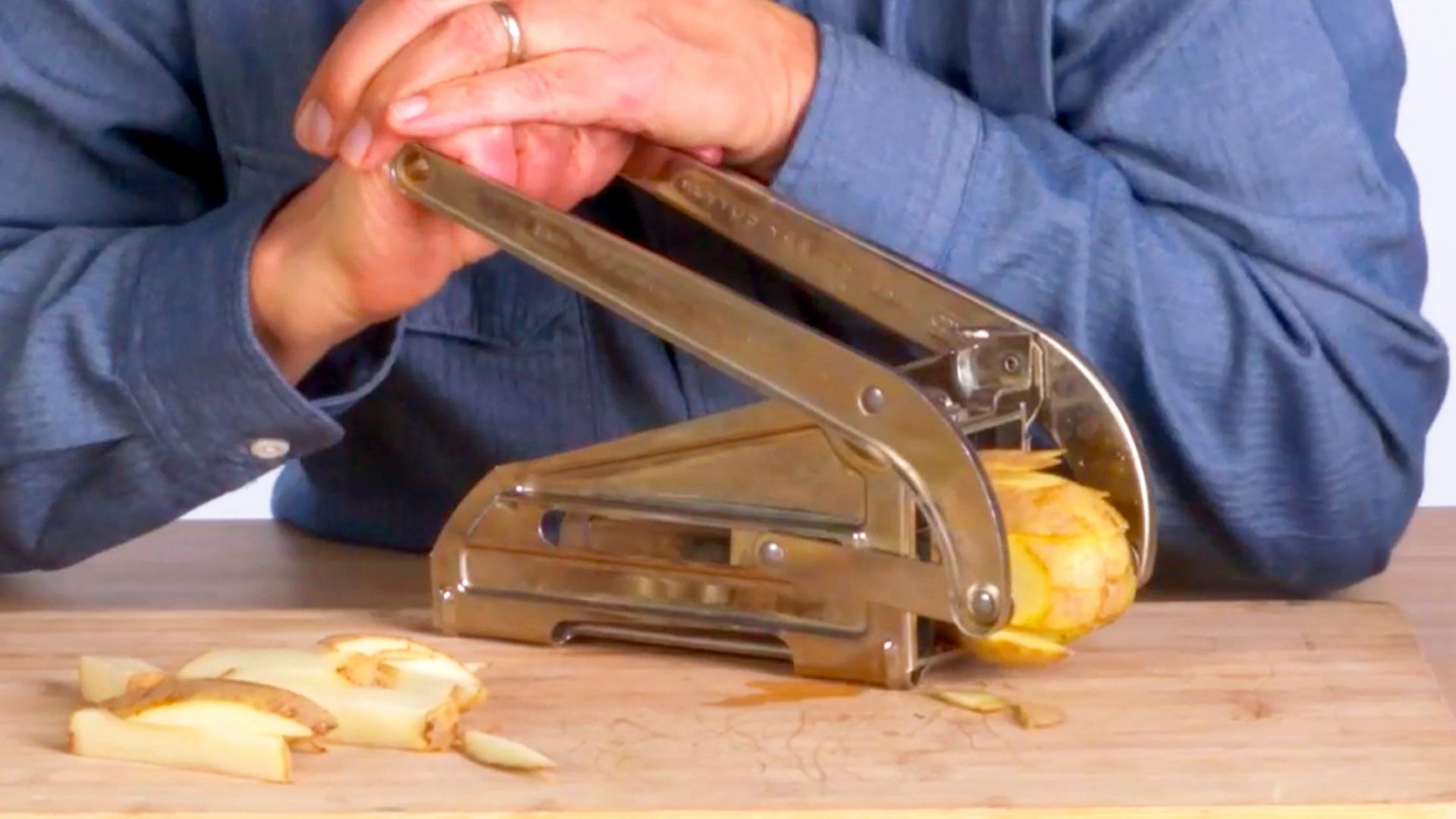 Watch 5 Vintage Kitchen Gadgets Tested By Design Expert