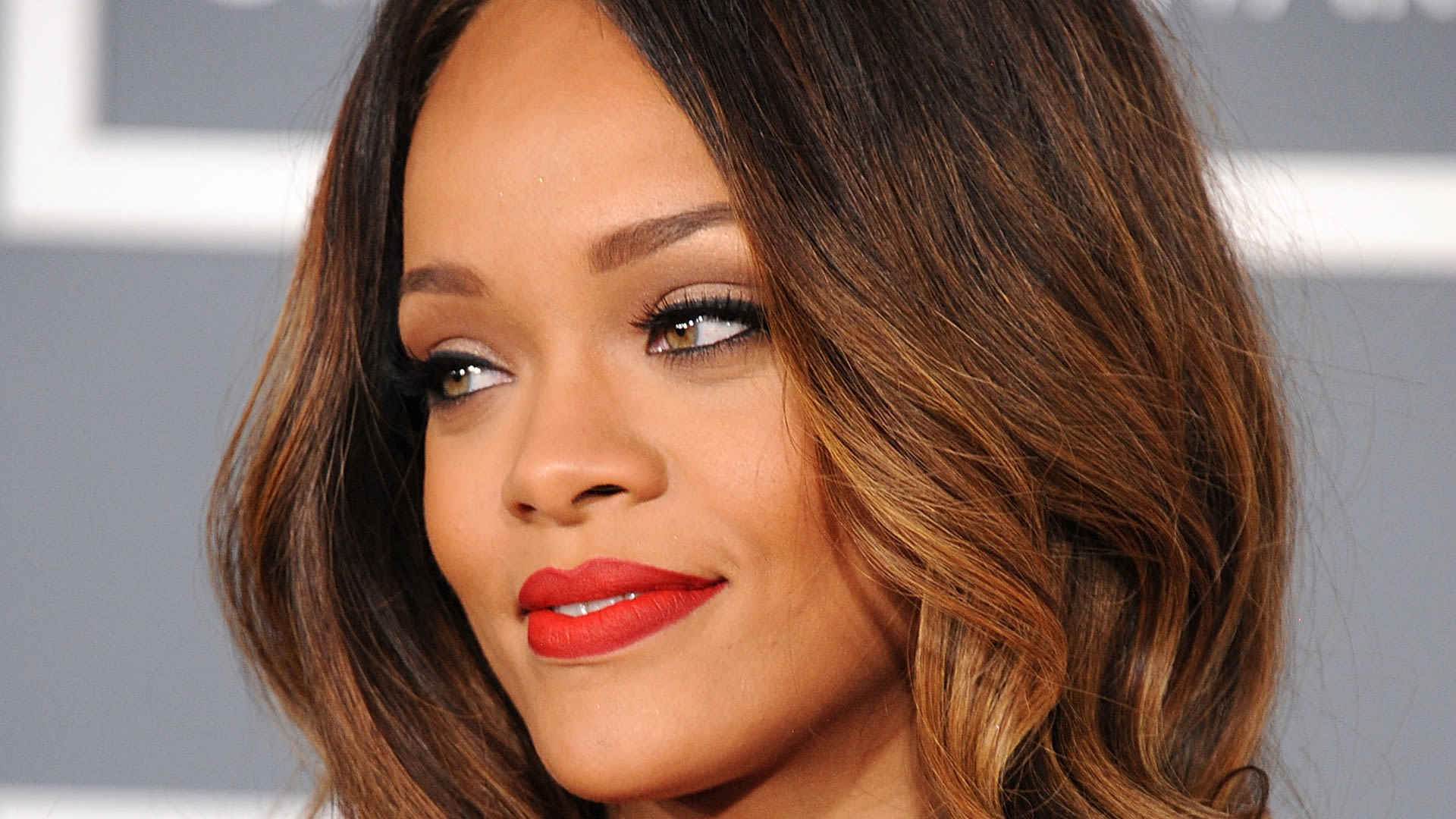 Watch Red Carpet Hairstyle We'll Never Stop Loving: Rihanna's Loose Waves.  Here's How to Recreate the Look, Hey, Hair Genius