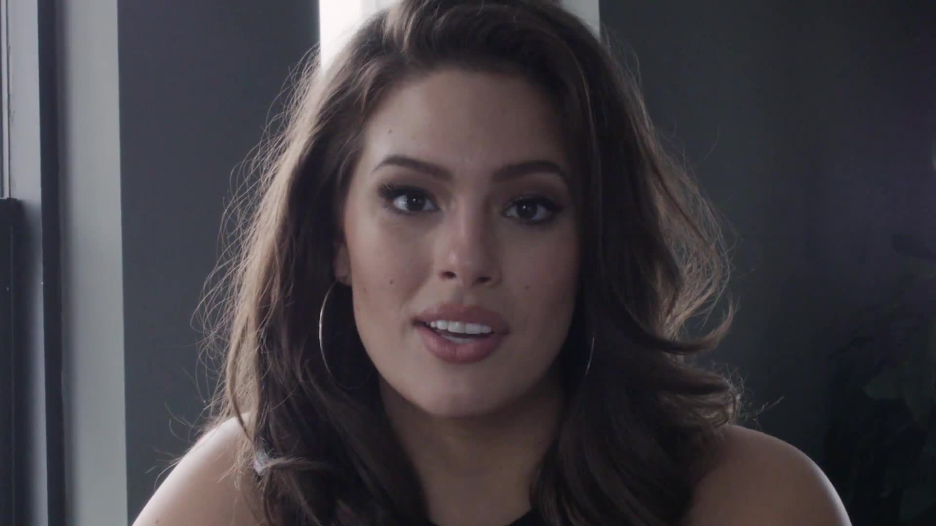 Ashley Graham's New Year's Body Positive Message for 2017