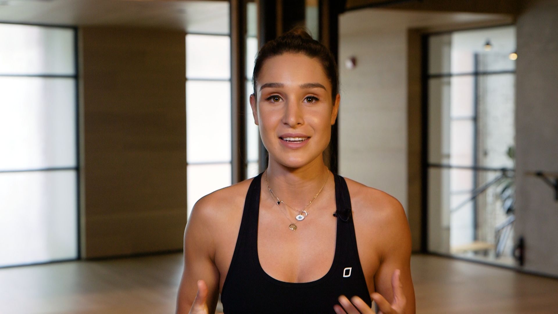 14 Minute Arm Workout At Home – Kayla Itsines