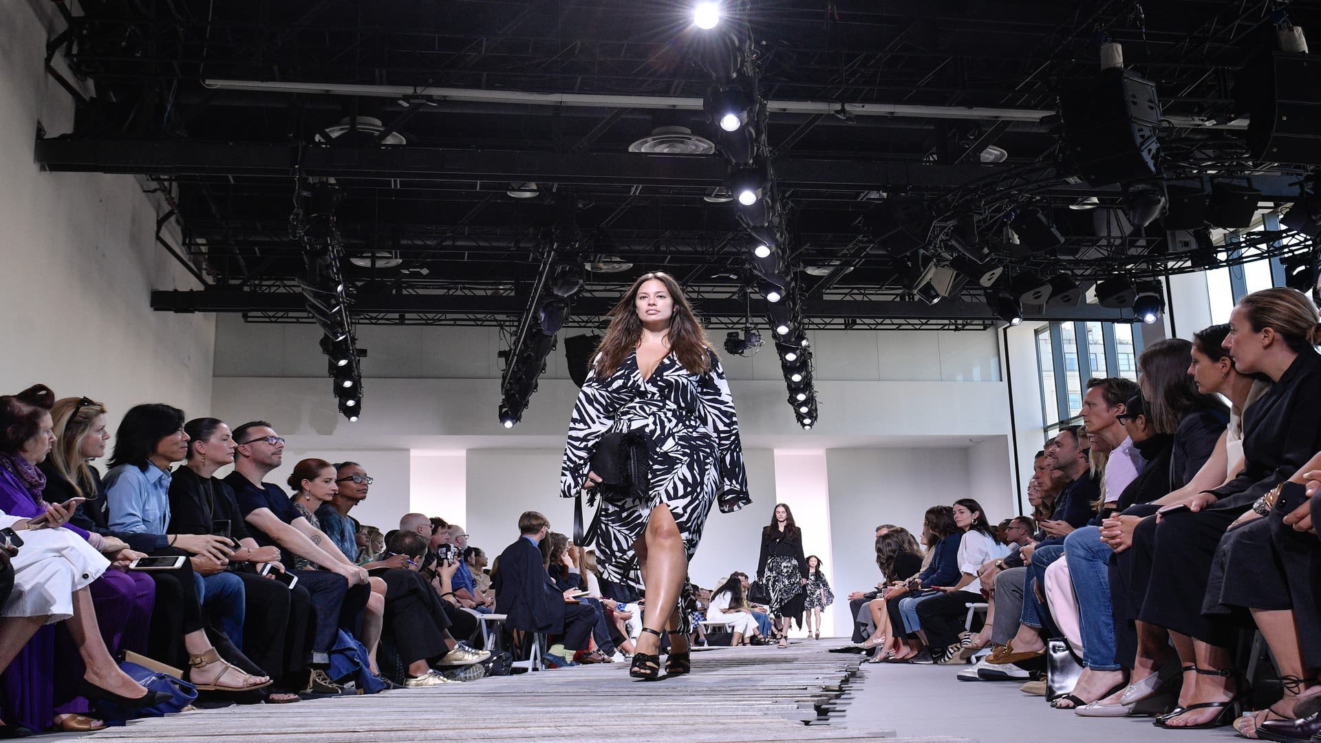 Watch New York Fashion Week Had The Most Plus Size Models Ever Glamour 