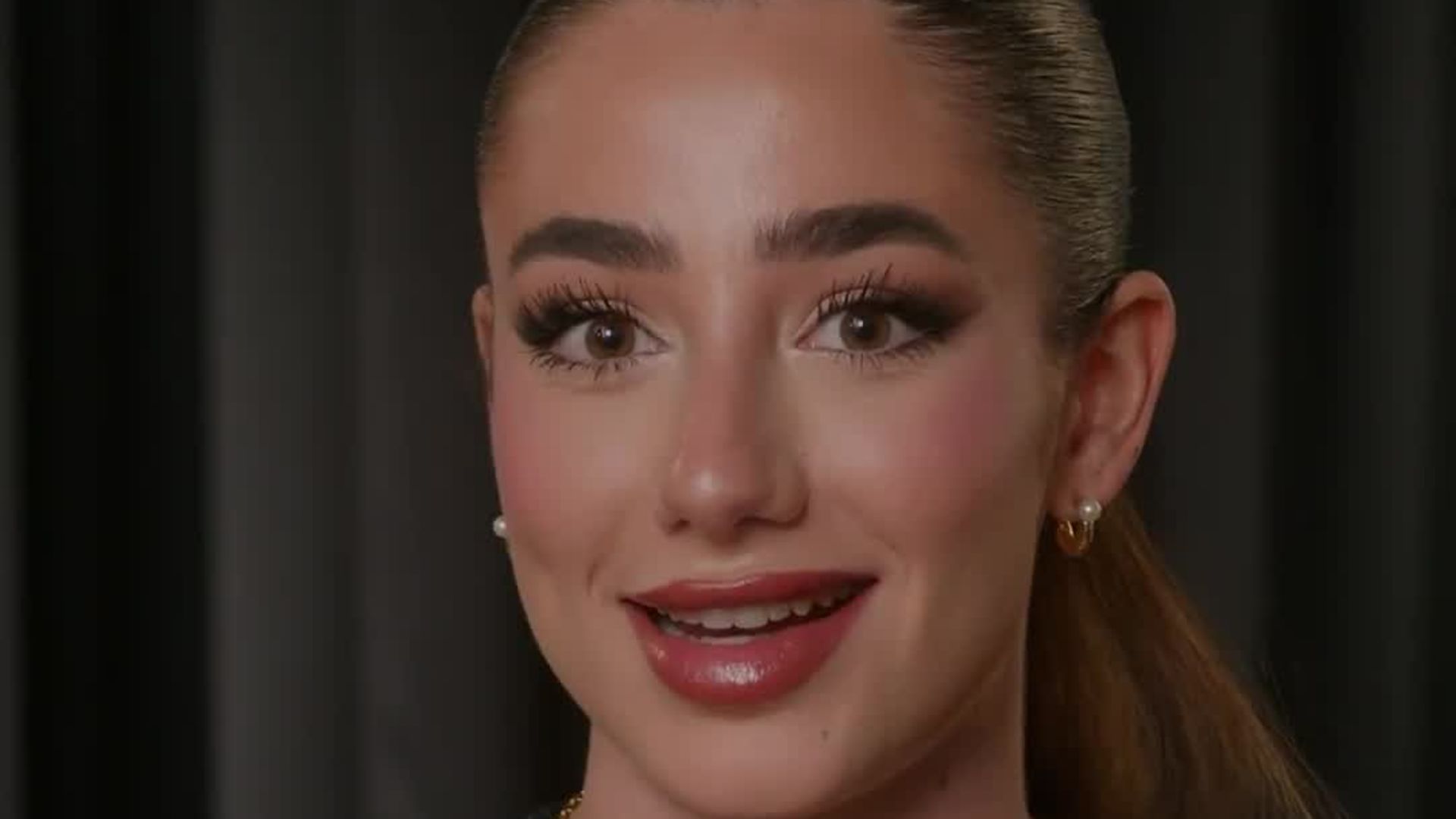 watch-lola-lolita-su-amor-odio-por-la-series