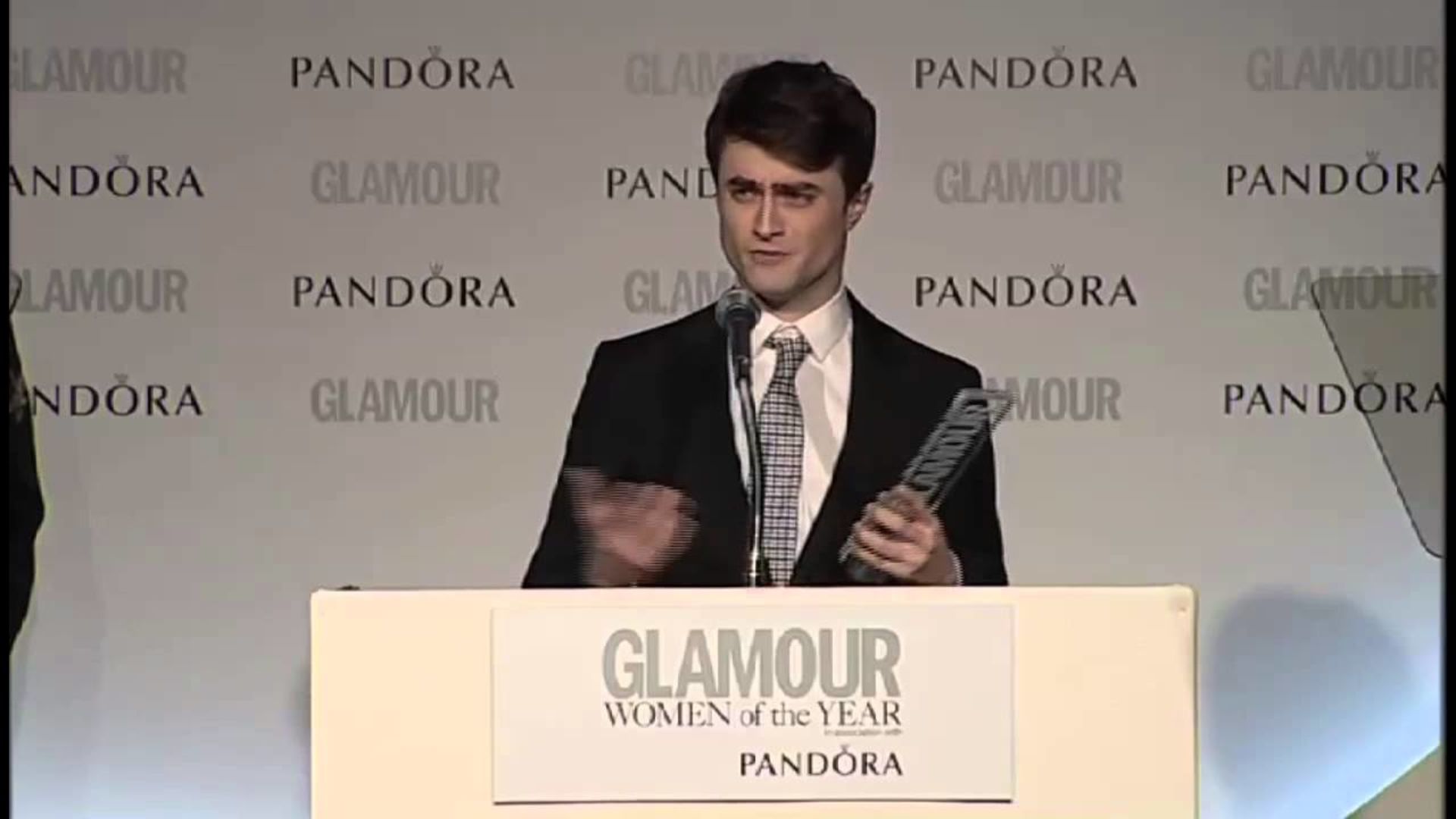 Watch Daniel Radcliffe accepts his Man Of The Year 2013 Glamour Award