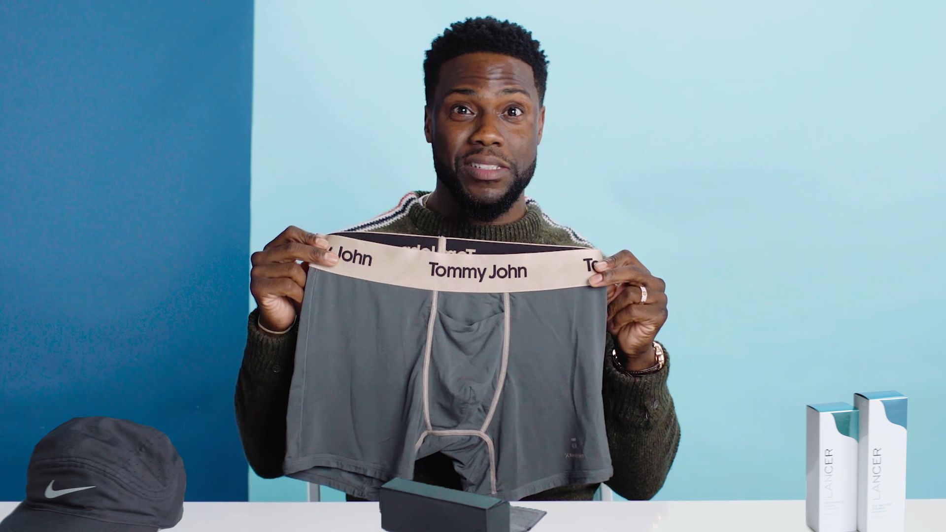 Watch 10 Things Kevin Hart Can't Live Without | 10 Essentials | GQ