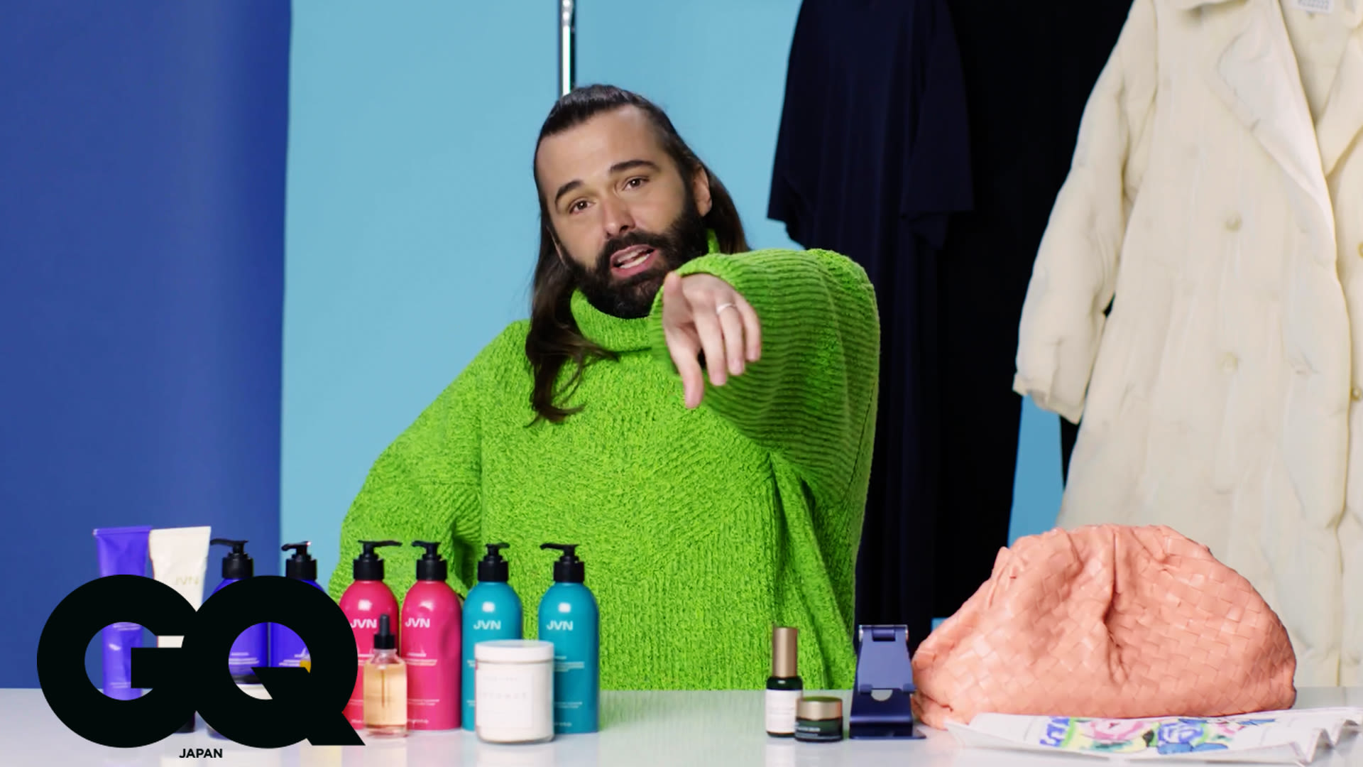 Watch クィア アイ のジョナサン ヴァン ネスの人生に欠かせない10のアイテム 10 Essentials 10 Essentials Gq Japan