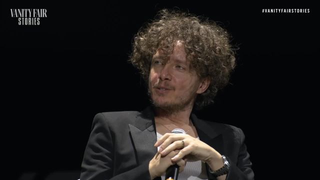 Laccio con i ballerini della Laccioland Company a Vanity Fair Stories 2023
