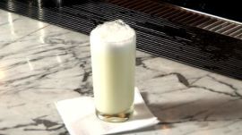 How to Make a Ramos Gin Fizz Cocktail