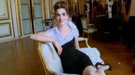 Anne Hathaway Channels a Modern American in Paris for November 2010 Vogue