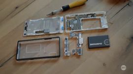 The Fairphone 2 gets disassembled and reassembled