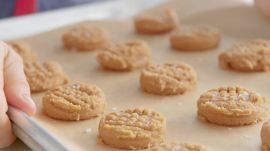 How to Make 3-Ingredient Peanut Butter Cookies