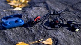 Fitness earbud comparison: four brands reviewed | Ars Technica