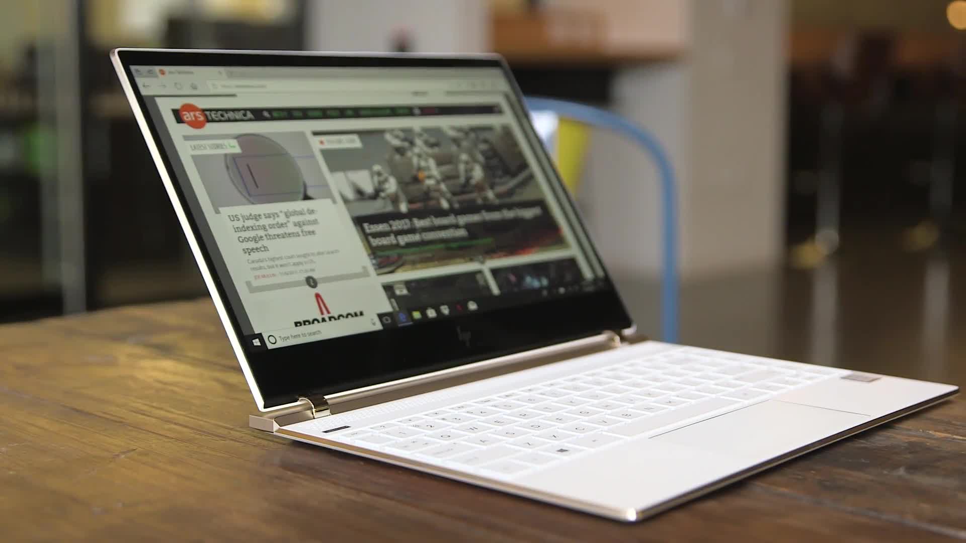 Watch Top new features of the 2017 HP Spectre 13 | Ars Technica