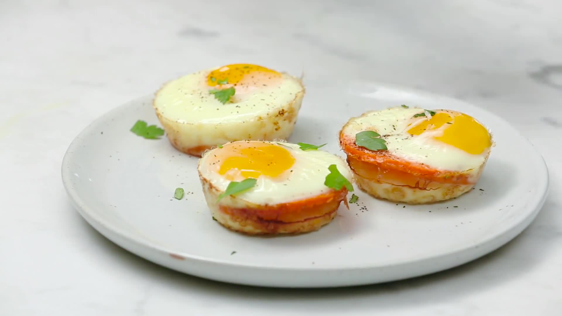 Watch These LowCalorie Sweet Potato Egg Cups Make A Great OnTheGo