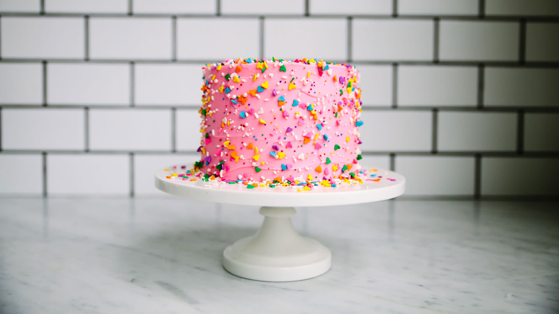 Watch This Cute Cake Has a Hidden Rainbow Surprise | Sweet Tooth | Teen  Vogue