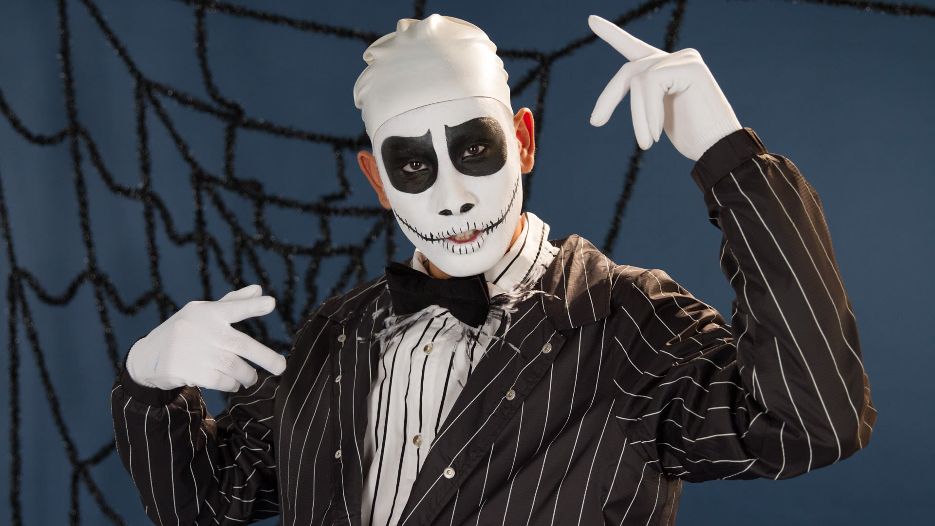 Watch Jake Skellington from "Nightmare Before Christmas" Makeup
