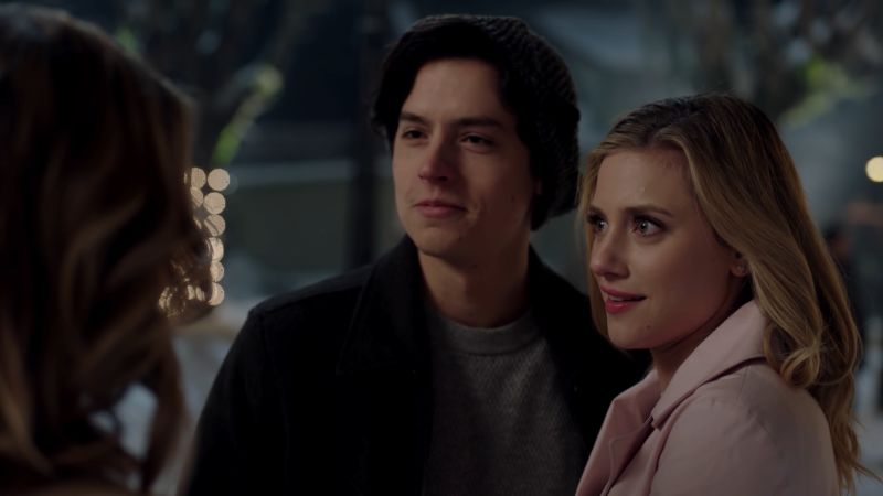 Riverdale Deleted Clip Shows Betty S Parents Warming To Jughead Teen Vogue