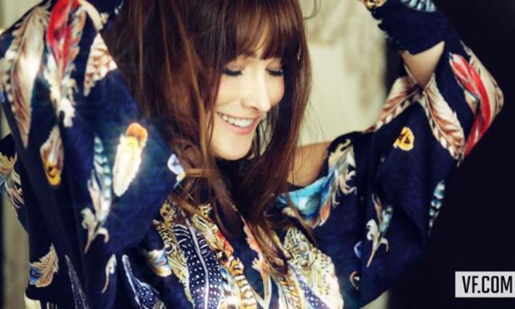Carla Bruni Plays Guitar For Norman Jean Roy Vanity Fair Videos The Scene