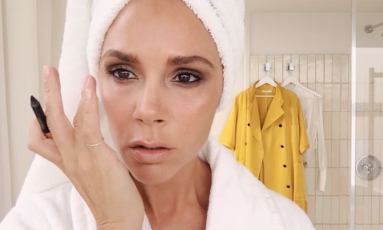 Victoria Beckhams Five Minute Makeup Routine Vogue Videos