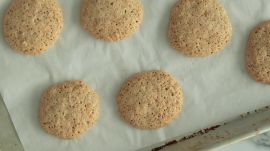 How to Make 3-Ingredient Nut Cookies