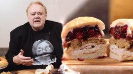 Louie Anderson Puts Sour Cream and Onion Chips in His Sandwich