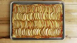 You Only Need 3 Ingredients for This Thanksgiving Apple Tart