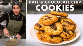 Zaynab Makes Dark Chocolate Chip Cookies With Dates