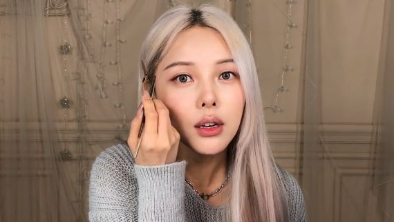 Pony Park's 10 Minute Beauty Routine (Winged Eye and Soft Eyeshadow)
